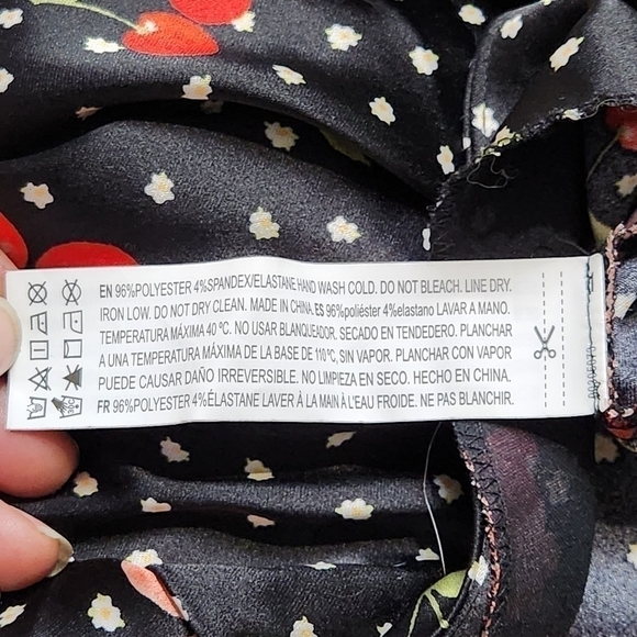 Size S Skirt Asymmetrical Ruffled skirt Cherry blossom print black pink Color - Picture 7 of 12